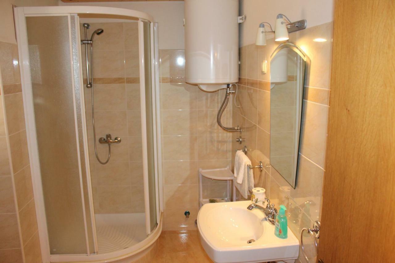 App Ines Apartment Mali Losinj Exterior photo