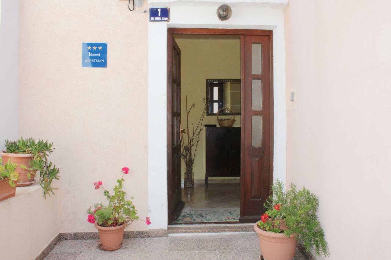 App Ines Apartment Mali Losinj Exterior photo