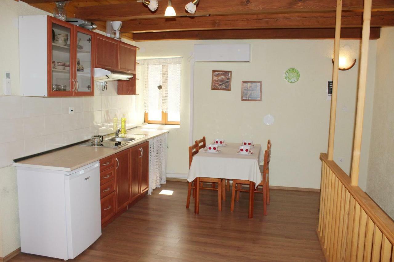 App Ines Apartment Mali Losinj Exterior photo